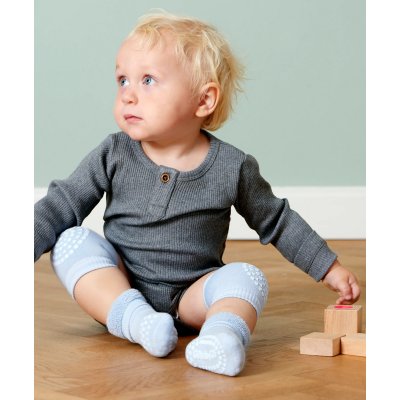 GoBabyGo Protiskluzové návleky na kolena - Sky Blue - obrázek